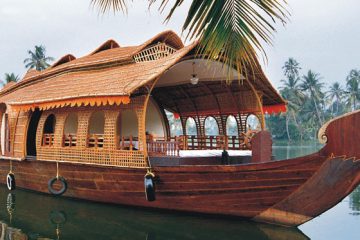 Birds and Houseboat Tour in Munnar